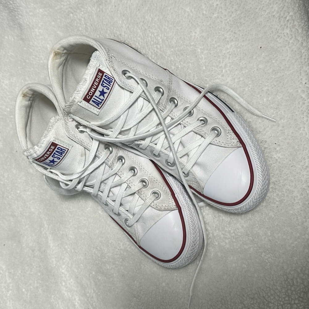White Mid rise converse size:9